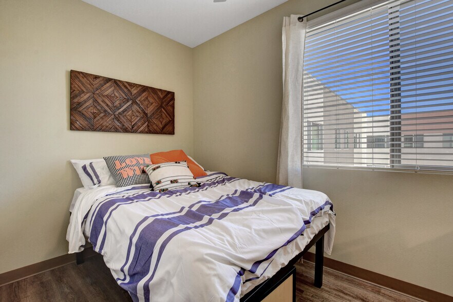 More Photos Of 1055 E Tropicana Ave, Las Vegas Apartments For Lease