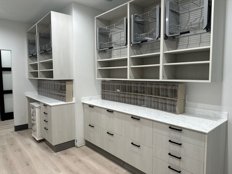 More Photos Of McKendree Rd, San Antonio Office For Sale