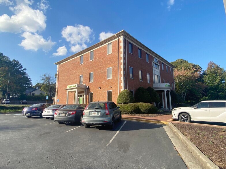 More Photos Of 5935 Buford Hwy, Norcross Office For Lease