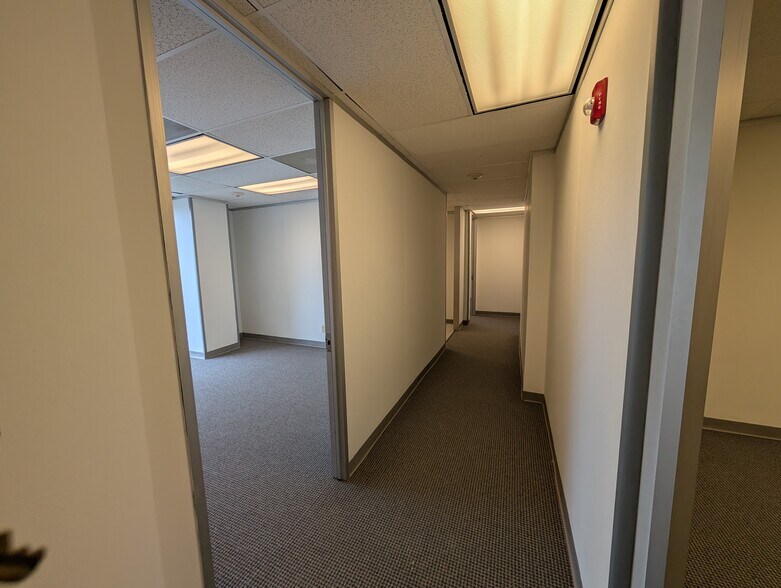 More Photos Of 6666 Harwin Dr, Houston Office For Lease