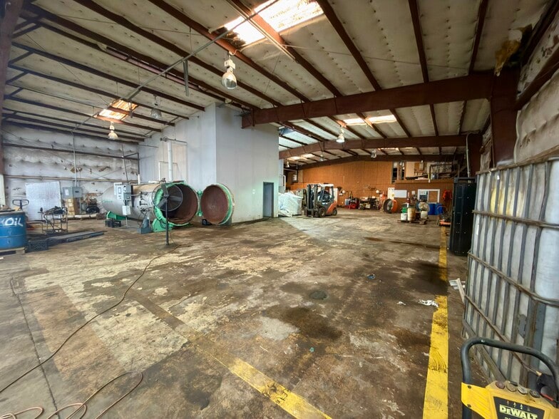 More Photos Of 4400 Poche Ct W, New Orleans Light Manufacturing For Sale