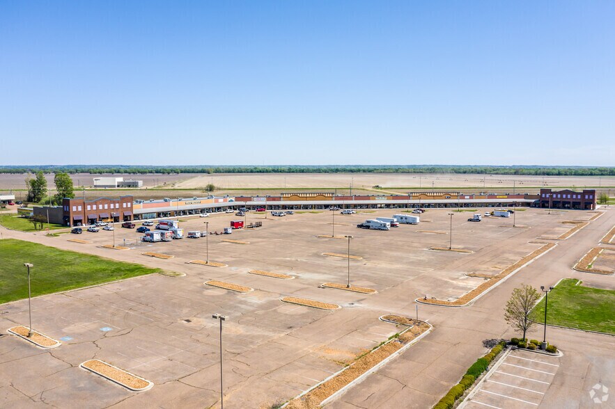 Primary Photo Of 13118 Highway 61 N, Robinsonville General Retail For Sale