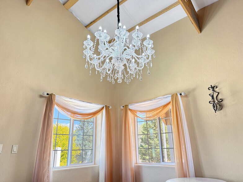 More Photos Of 5955 Sawmill Mesa Rd, Delta Specialty For Sale