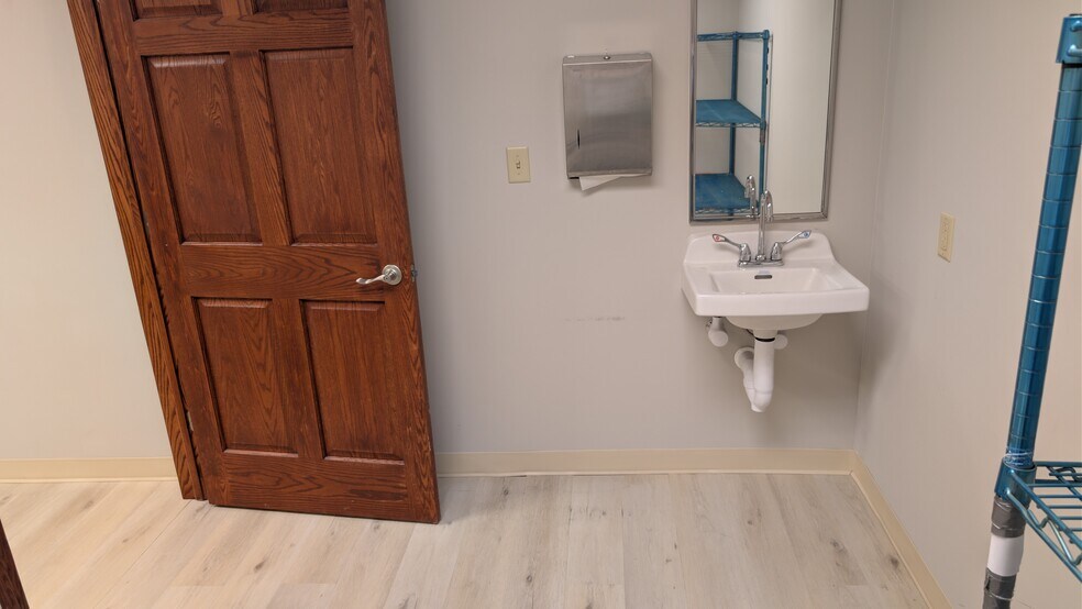 More Photos Of 36591 Center Ridge Rd, North Ridgeville Medical For Lease
