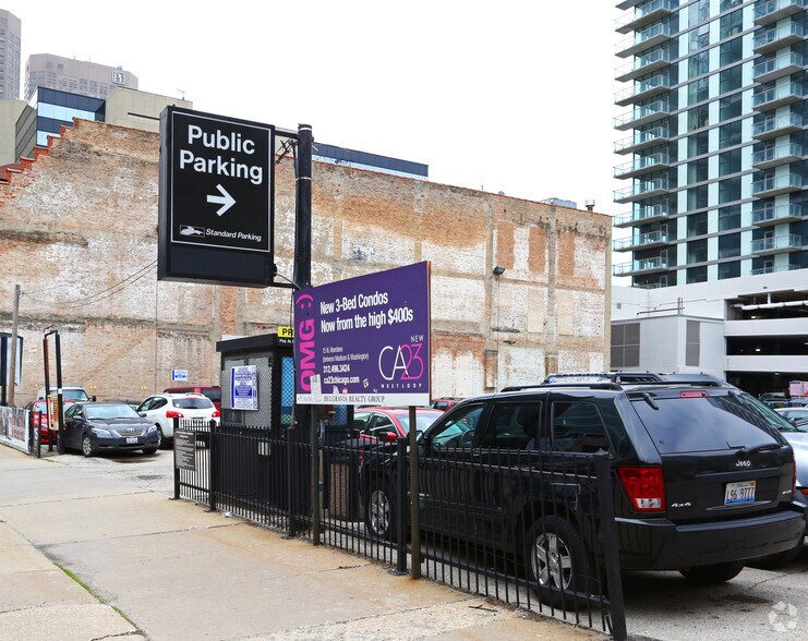 More Photos Of 130 N Jefferson St, Chicago Storefront Retail Office For Lease