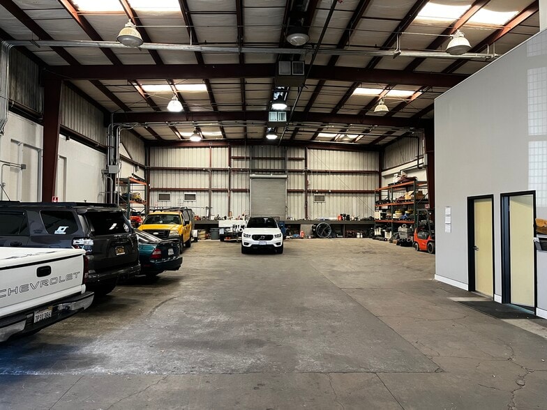 More Photos Of 3100 E 10th St, Oakland Warehouse For Lease