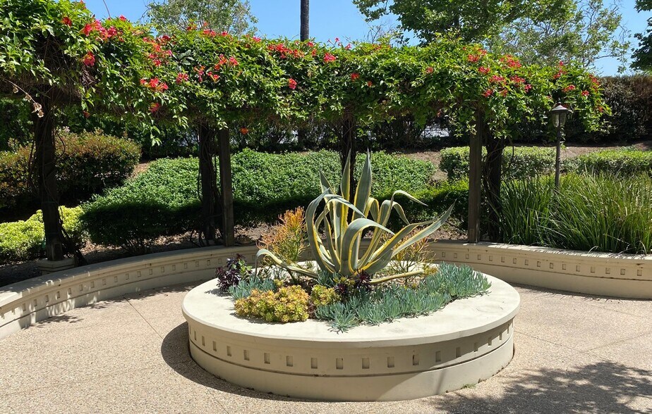 More Photos Of 700 Corporate Center Dr, Pomona Office For Sale