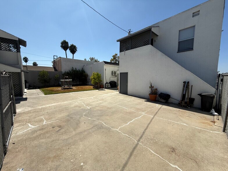 More Photos Of 13000 Paramount Blvd, Downey Apartments For Sale