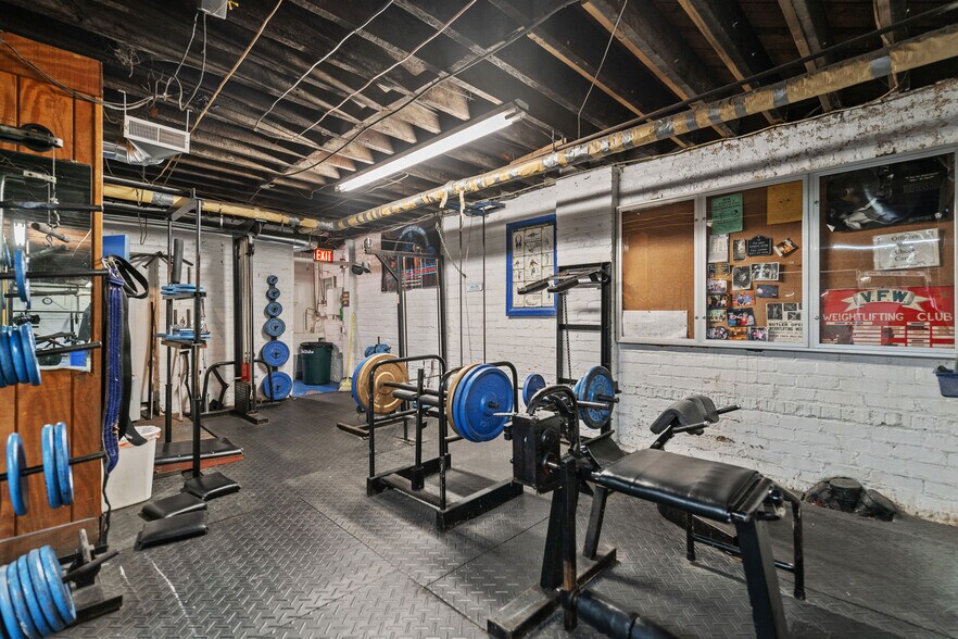 More Photos Of 1098 Duss Ave, Ambridge Restaurant For Sale