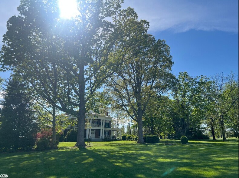 More Photos Of 5189 Rockwood Rd, Dublin Lodge Meeting Hall For Sale