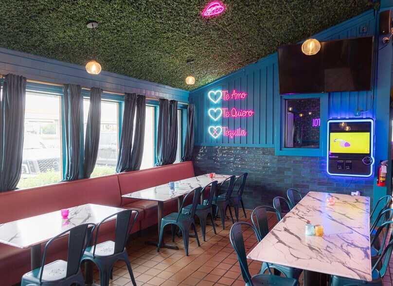 More Photos Of 109 S US Highway 77 Byp, Kingsville Restaurant For Sale