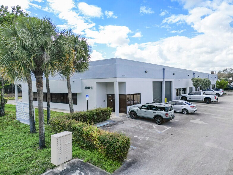 More Photos Of 8011 Monetary Dr, Riviera Beach Flex For Lease