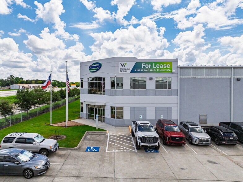 More Photos Of 2323 S Sam Houston Pky W, Houston Warehouse For Lease