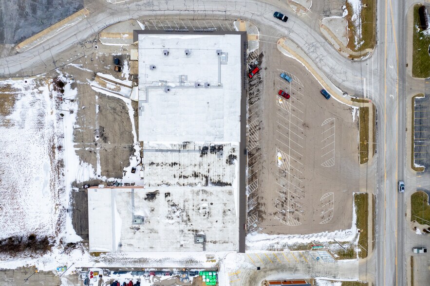 More Photos Of 918 E Washington St, Winchester Freestanding For Lease