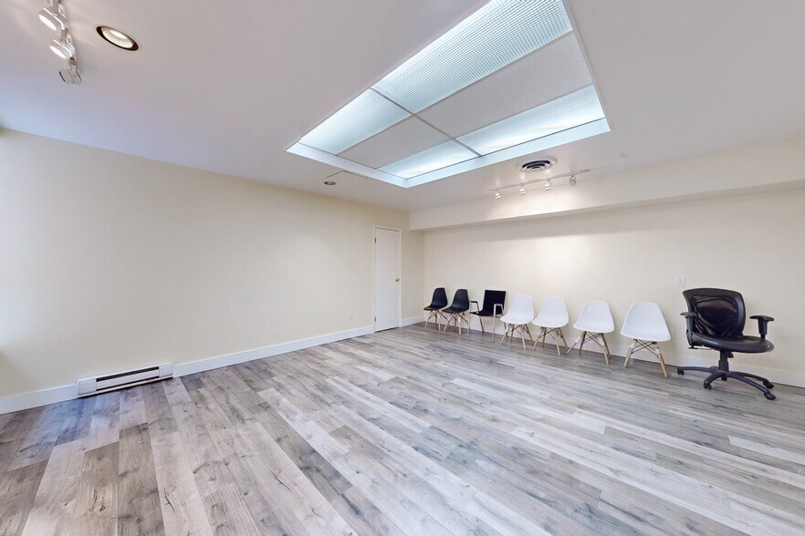 More Photos Of 66 Gerrard St E, Toronto Storefront Retail Office For Lease
