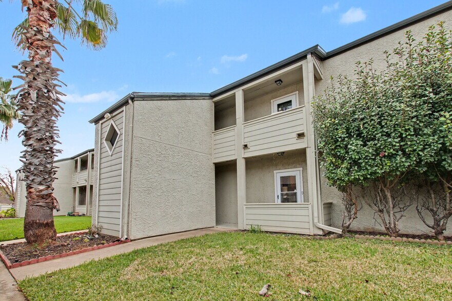 More Photos Of 604 Highcrest Dr, Marble Falls Specialty For Sale