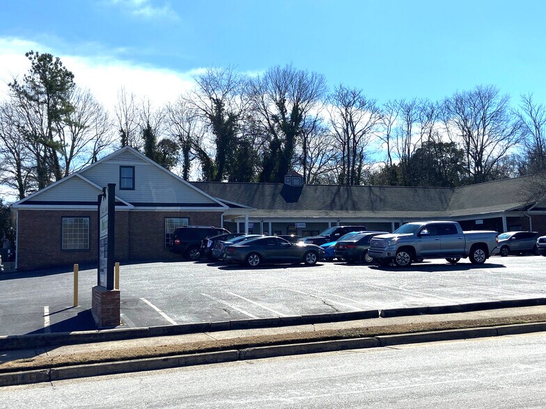 More Photos Of 1622 E North St, Greenville Serviced Offices For Lease