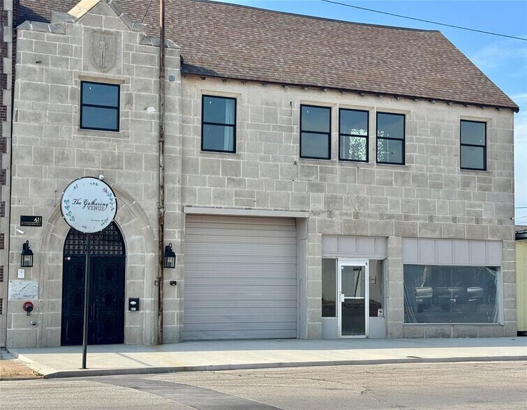 More Photos Of 611-613 W Chickasha Ave, Chickasha Storefront Retail Office For Lease