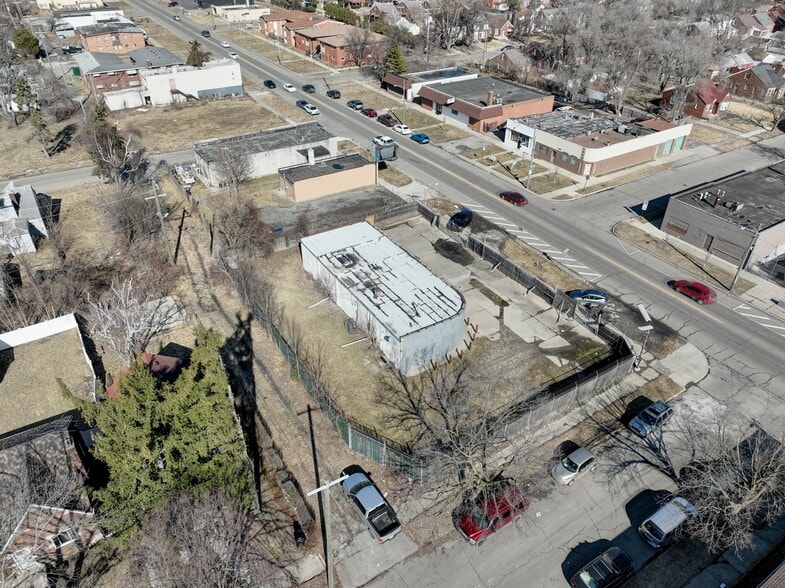 More Photos Of 10301 Whittier Ave, Detroit Auto Repair For Sale