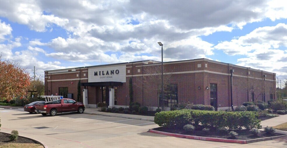 More Photos Of 16555 Creek Bend Dr, Sugar Land Freestanding For Sale