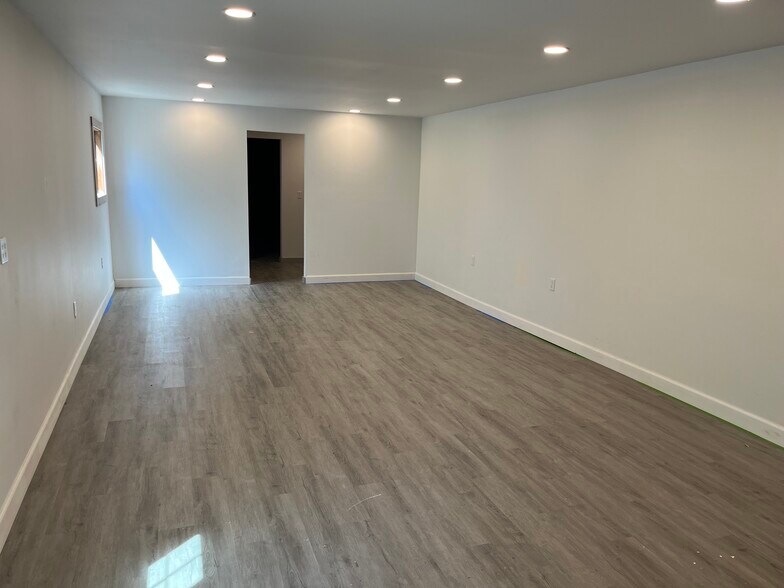 More Photos Of 24196 S Barlow Rd, Canby Warehouse For Sale