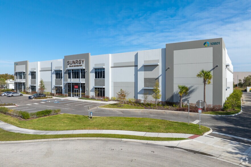 Primary Photo Of 10801 Central Port Dr, Orlando Warehouse For Lease