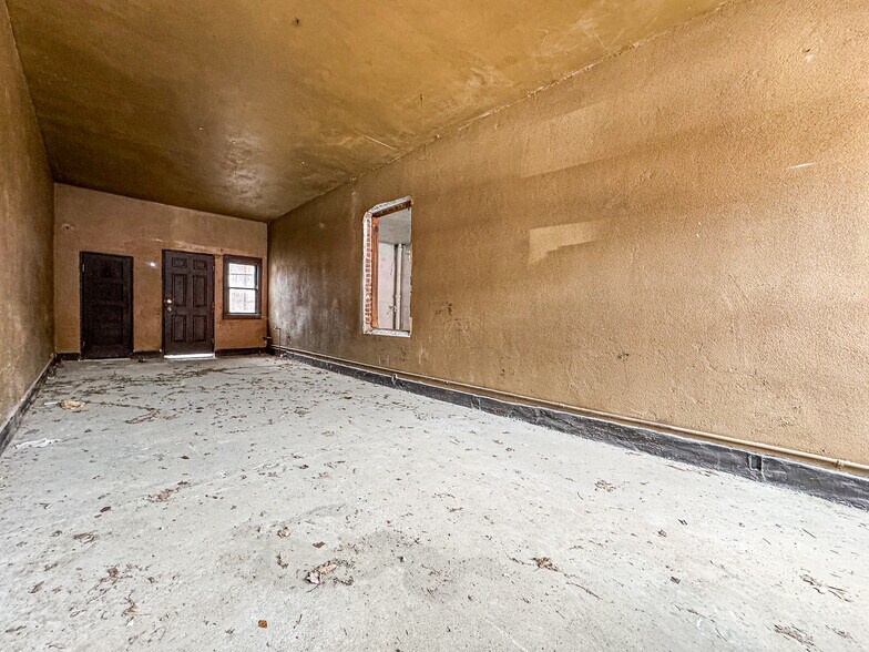 More Photos Of 614 Kihekah Ave, Pawhuska Flex For Sale
