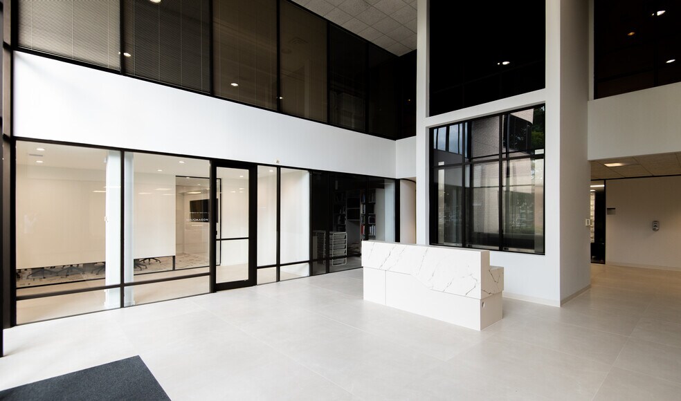 More Photos Of 1240 Blalock Rd, Houston Medical For Lease