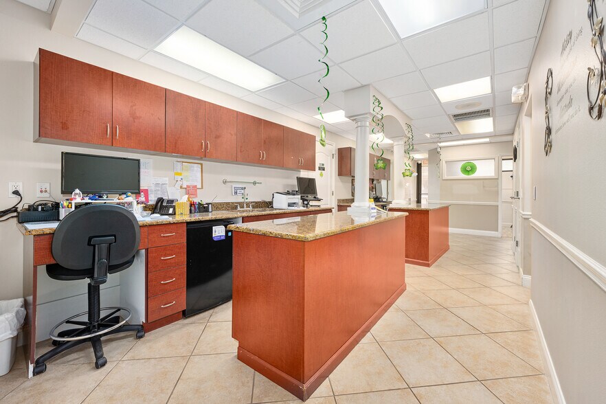 More Photos Of 1667 Clyde Morris Blvd, Daytona Beach Medical For Lease