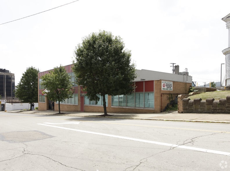 More Photos Of 630 Market St, Steubenville Office For Sale