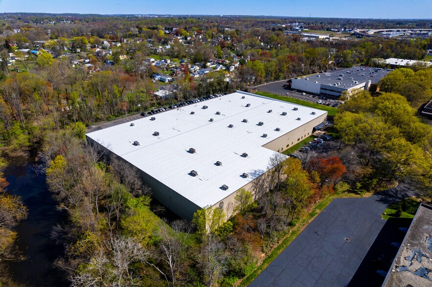 More Photos Of 2530 Pearl Buck Rd, Bristol Warehouse For Lease