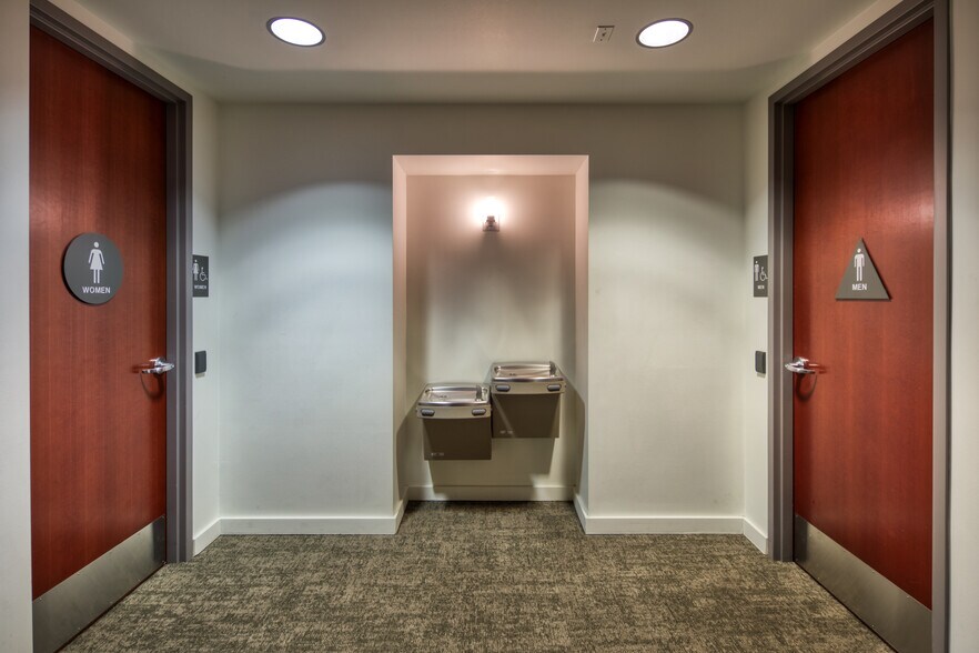 More Photos Of 1375 Exposition Blvd, Sacramento Office For Lease