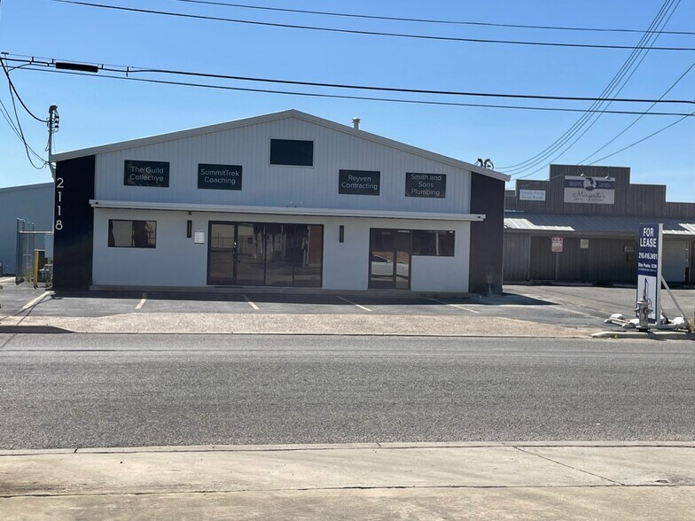 More Photos Of 2118 Mannix Dr, San Antonio Showroom For Sale