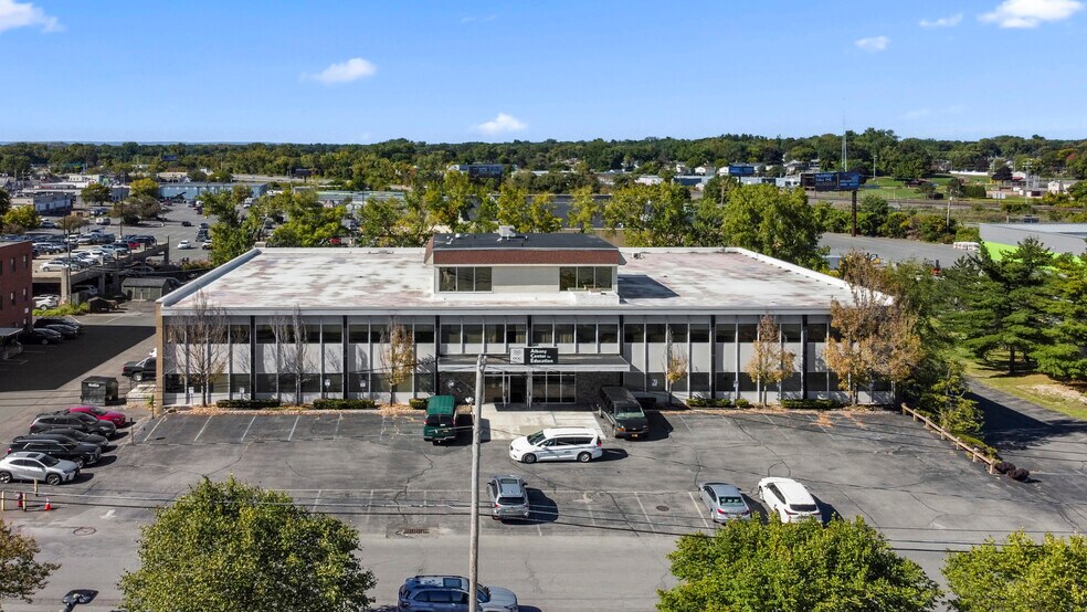 More Photos Of 30-32 N Russell Rd, Albany Office For Sale