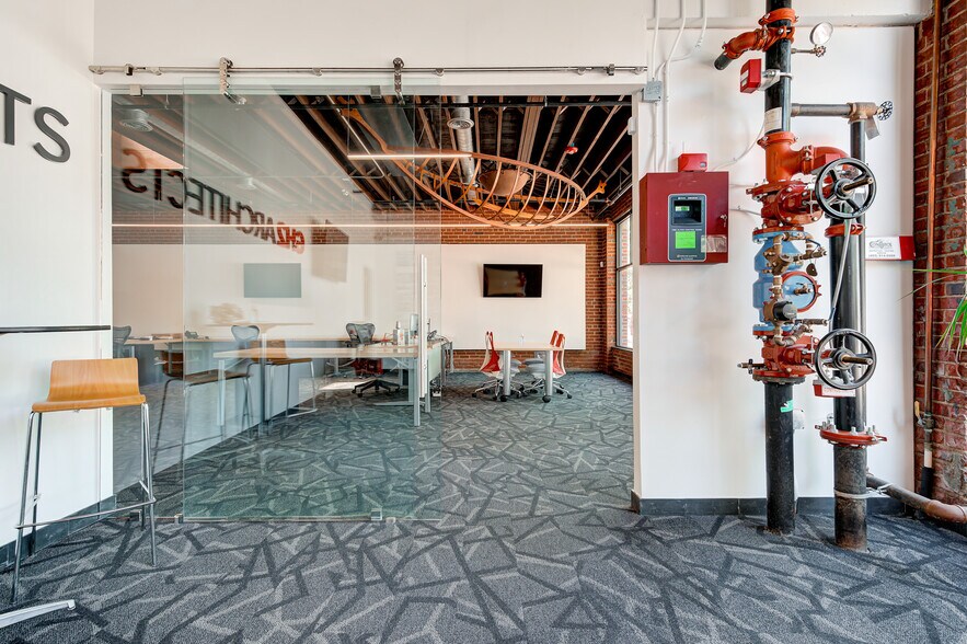 More Photos Of 706-708 W Sheridan Ave, Oklahoma City Office For Lease