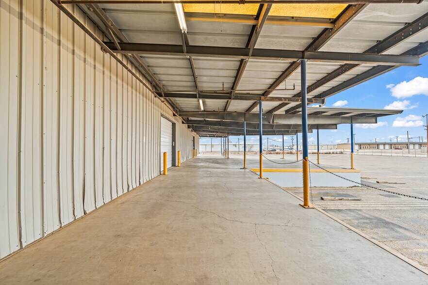 More Photos Of 2307 N Tx-289-loop, Lubbock Truck Terminal For Lease