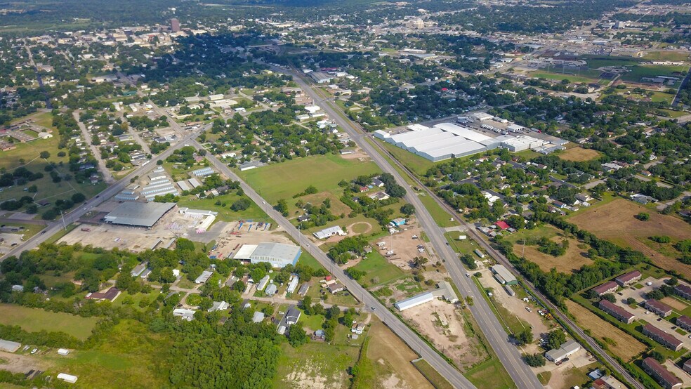More Photos Of 2203 Port Lavaca Dr, Victoria Industrial For Sale