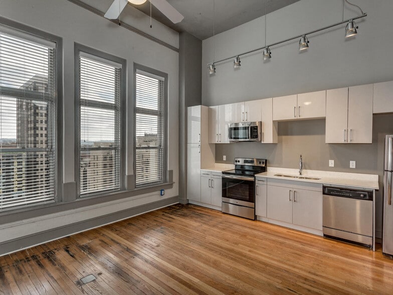 More Photos Of 721 Broad St, Chattanooga Apartments For Sale