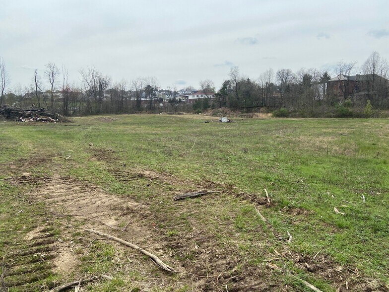 More Photos Of 115 Richmond St, Uniontown Manufacturing For Sale