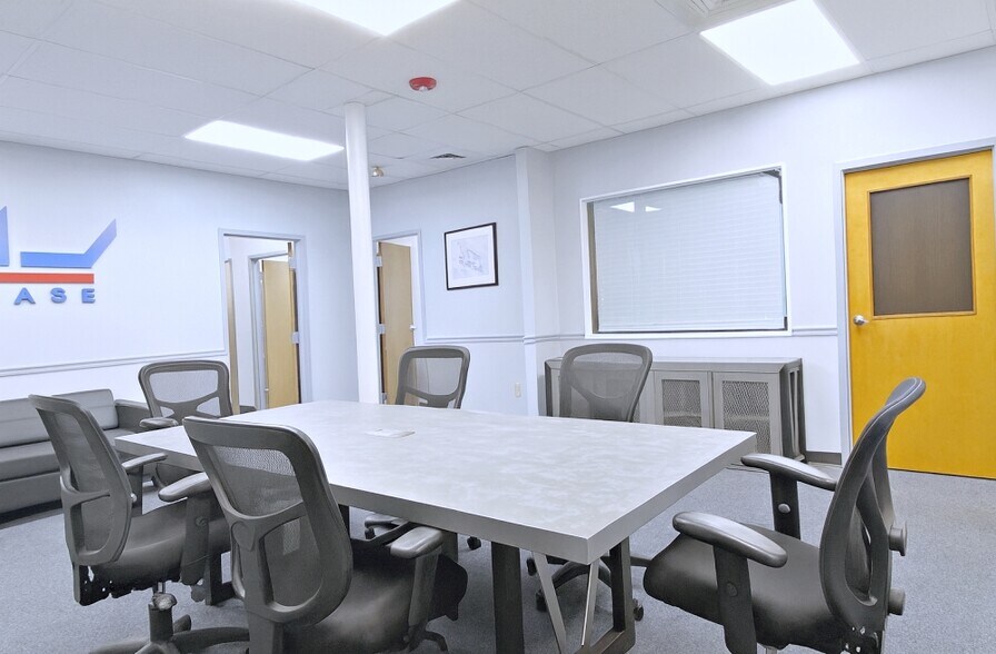 More Photos Of 1 Mountain Rd, Burlington Office For Lease