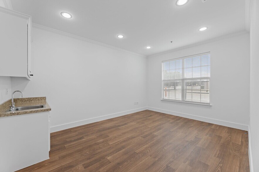 More Photos Of 2785 Rockbrook Dr, Lewisville Office For Sale