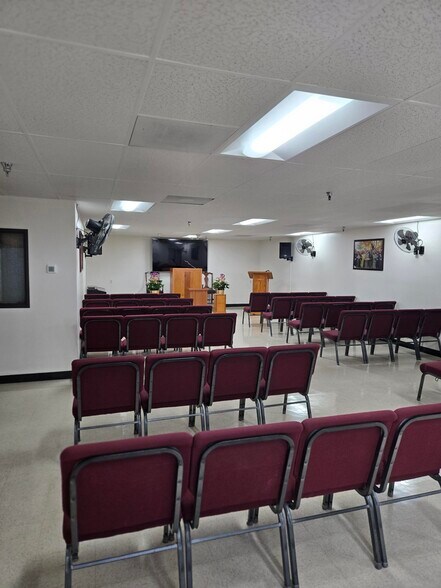 More Photos Of 14937 San Fernando Mission Blvd, Mission Hills Manufacturing For Lease