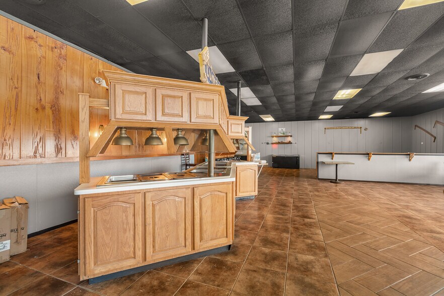 More Photos Of 5006 Morris St, Moss Point Restaurant For Sale