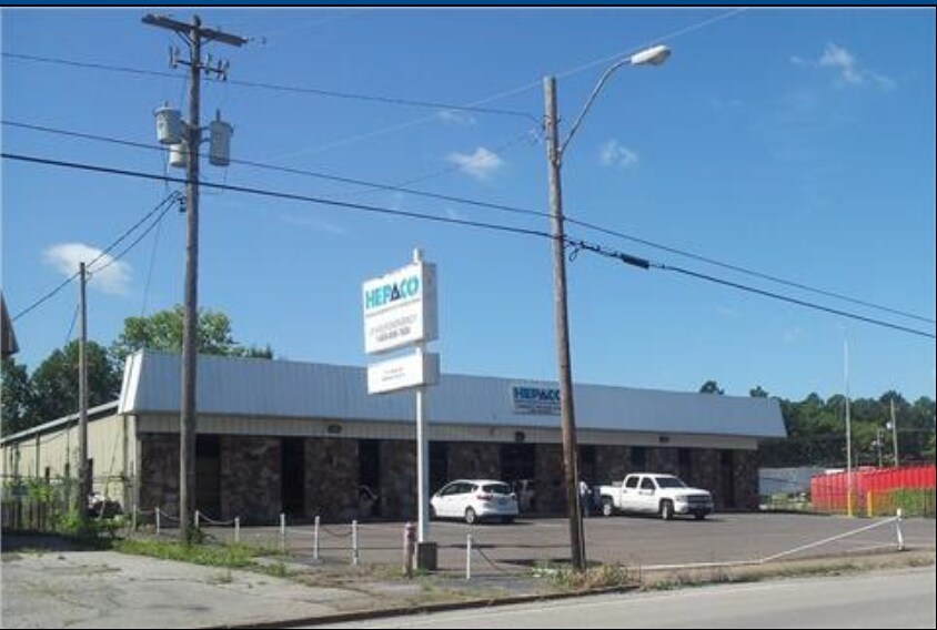 More Photos Of 731 E Brooks Rd, Memphis Warehouse For Lease