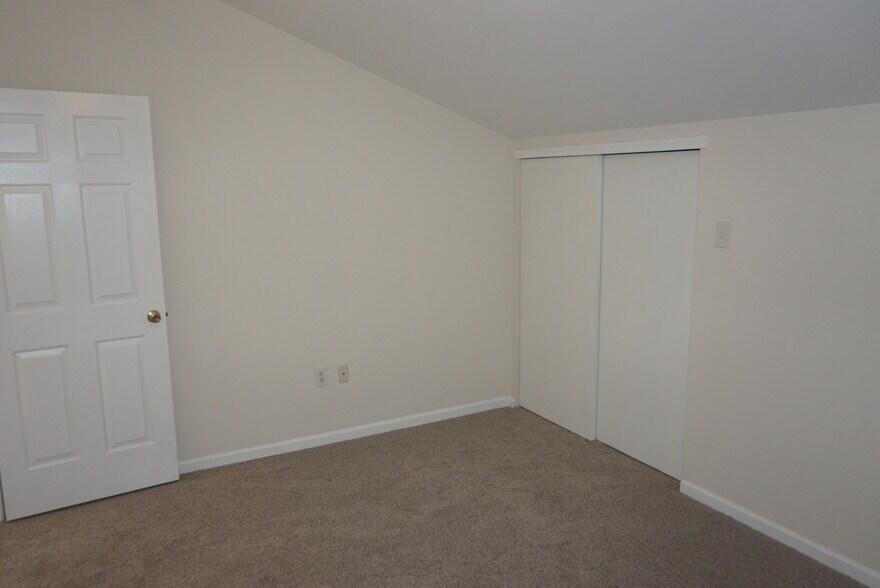 More Photos Of 3328 Huntingdon Pike, Huntingdon Valley Service For Sale