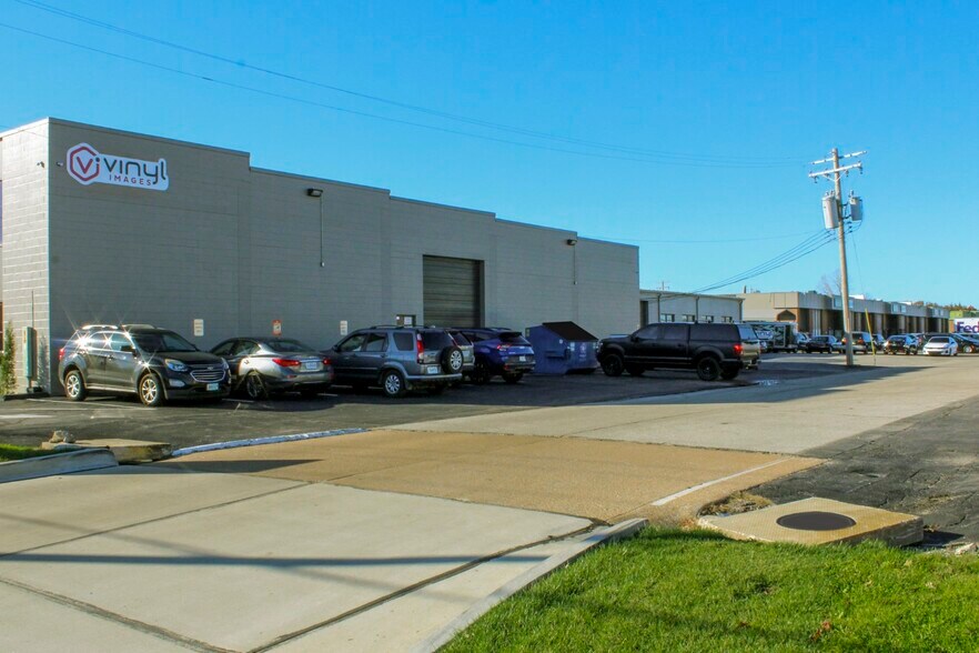 More Photos Of 1725-1745 Chase Dr, Fenton Warehouse For Lease