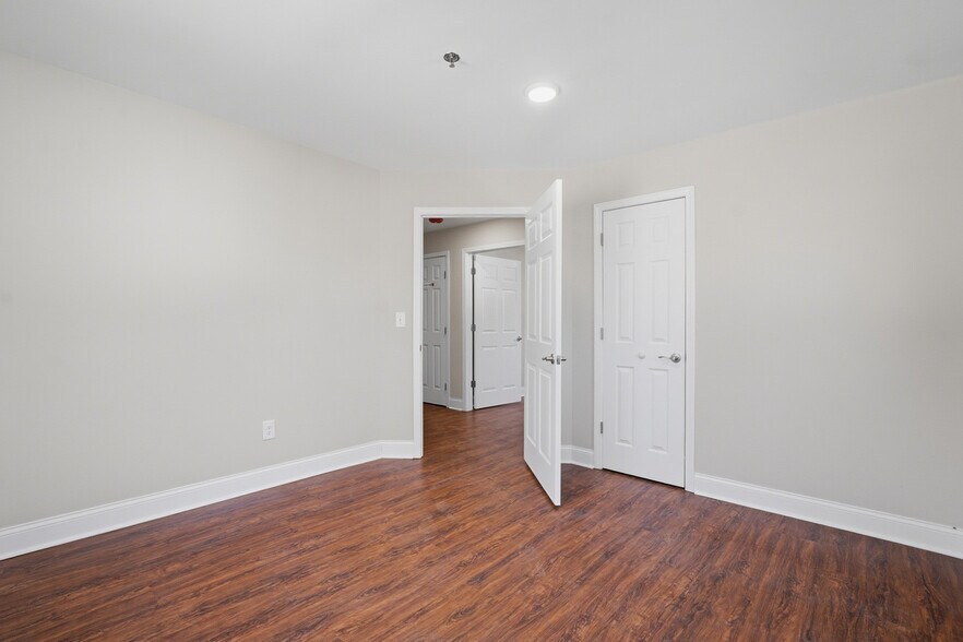 More Photos Of 2239 Scenic Dr, Snellville Office For Sale