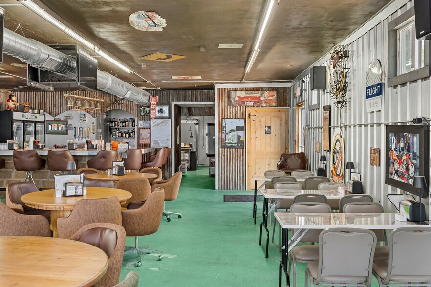 More Photos Of 518 N Harrison St, Alexandria General Retail For Sale