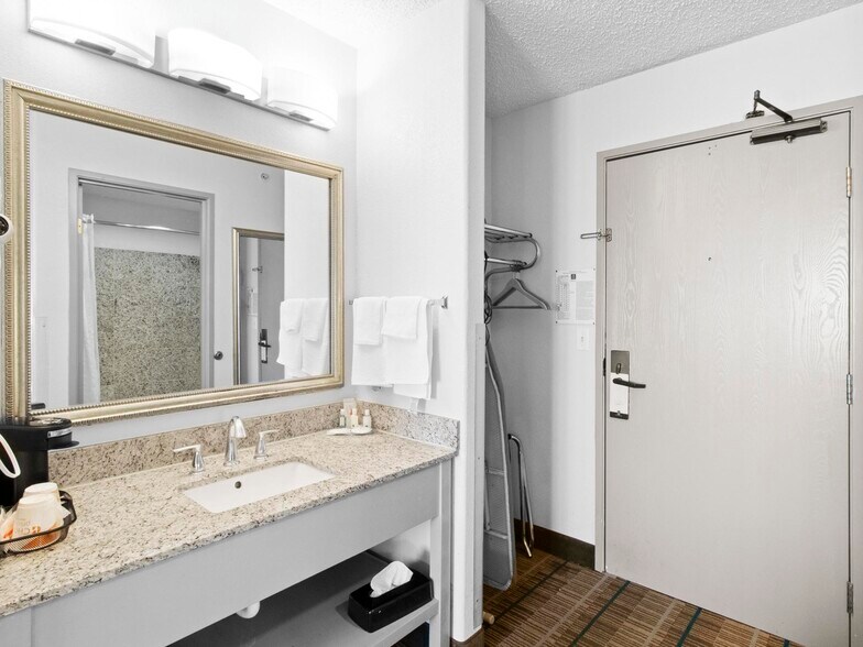 More Photos Of 15150 Brighton Rd, Brighton Hotel For Sale