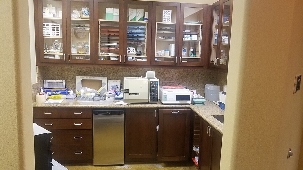 More Photos Of 7884 W Sahara Ave, Las Vegas Medical For Sale